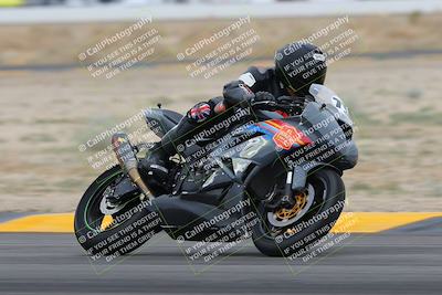 media/Jan-14-2023-SoCal Trackdays (Sat) [[497694156f]]/Turn 4 Set 2 (1030am)/